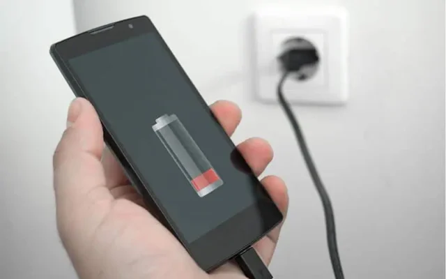 Hvorfor det er best å unngå å lade telefonen til 100 % (og hva du bør gjøre i stedet for å spare batterilevetid)